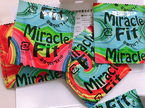 Bao cao su Sagami Miracle Fit